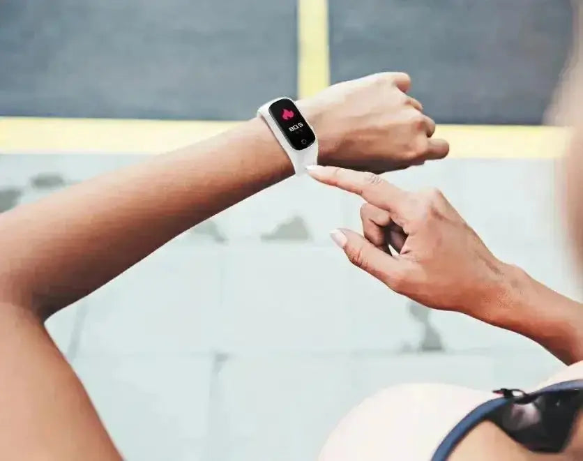 wireless earbuds integrated | stainless steel case | ip68 waterproof fitness tracker | ultrasonic cleaning