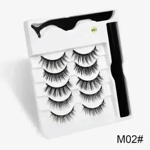 A Pair Of False Eyelashes With Magnets In Fashion - main view (material: cotton | pattern: check)
