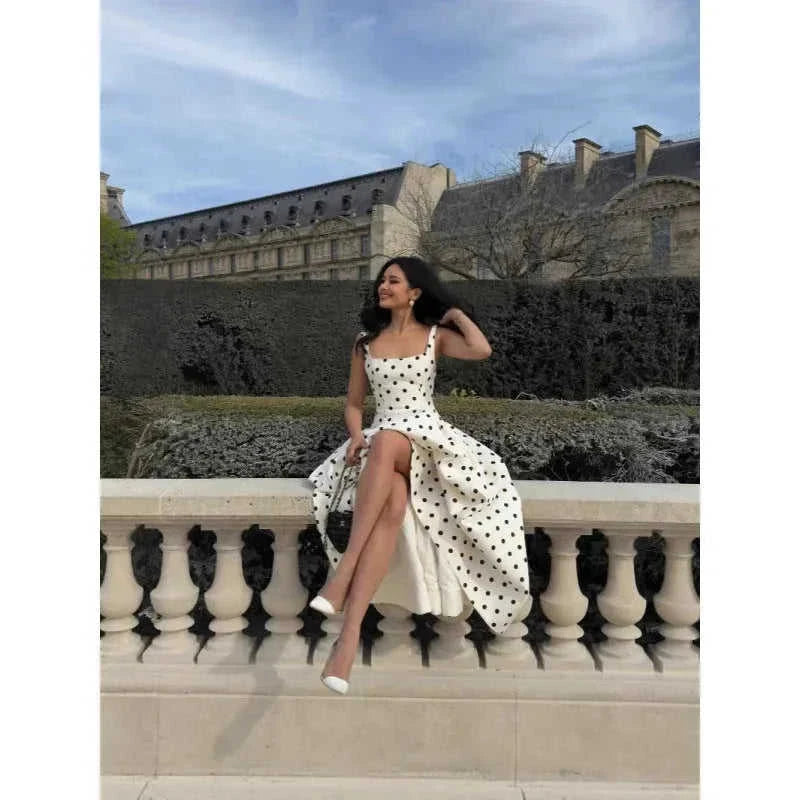 square collar dress | polka dot swing dress | cinched pleated dress | energy saving