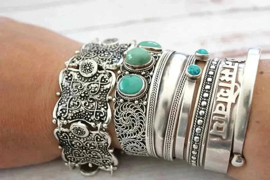 elastic turquoise bracelet | adjustable boho bangle | vintage tribal jewelry | ultrasonic cleaning