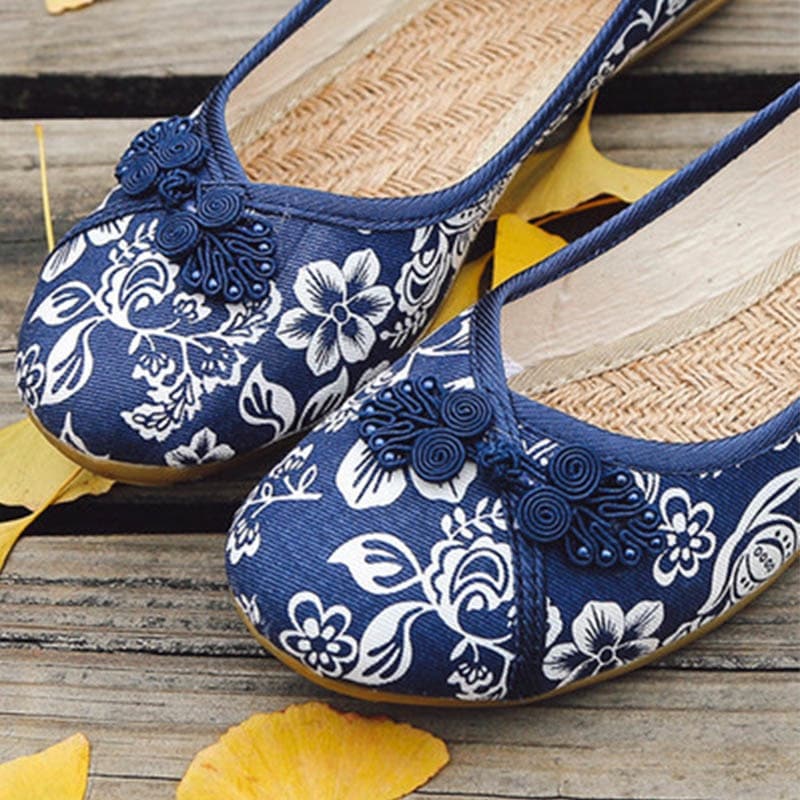 New flat bottom old Beijing cloth shoes national wind embroidered beef tendon bottom shoes mother leisure square dance linen shoes 