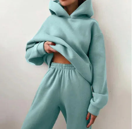 fleece-lined hoodie set | oversized hoodie and sweatpants set | loungewear two-piece outfit | energy saving