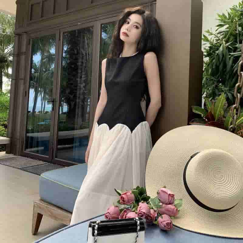 Elegant Hepburn Style Dress Large Swing Skirt 