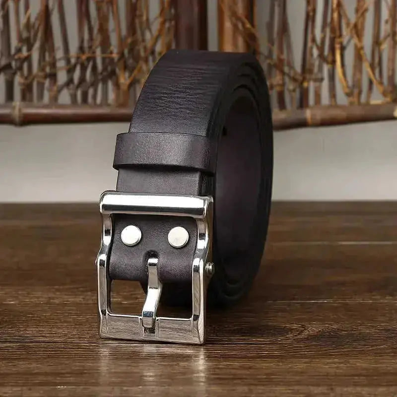Men's Retro Leather All-match First Layer Cowhide Stainless Steel Buckle Belt 110cm - in use demonstration