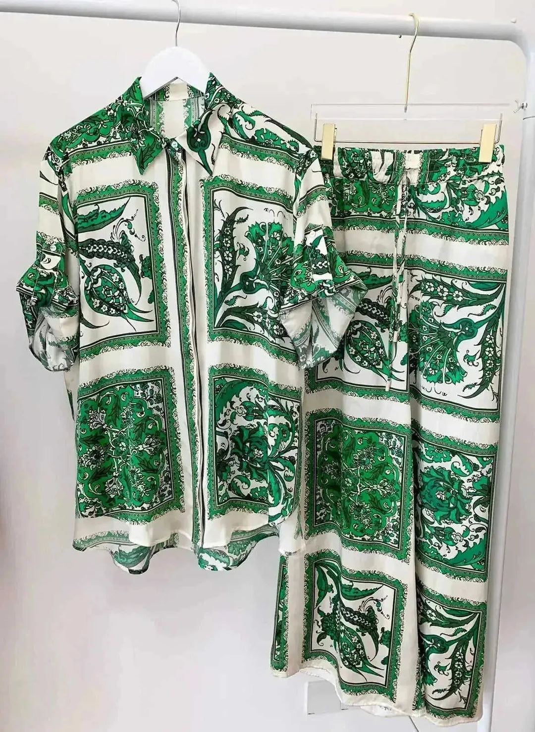 stretch-fabric printed pantsuit | office-to-evening outfit | free shipping today | energy saving